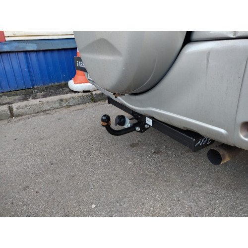 Фаркоп Трейлер на TOYOTA RAV4 2000–2006  Арт. 7831